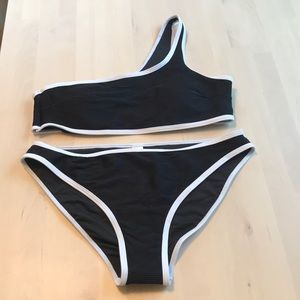 New with tags two-piece Cupshe bathing suit